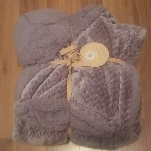 Epiphany throw blanket